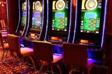 rutinqq unified platform dashboard showing sportsbook, live casino, and slots on mobile